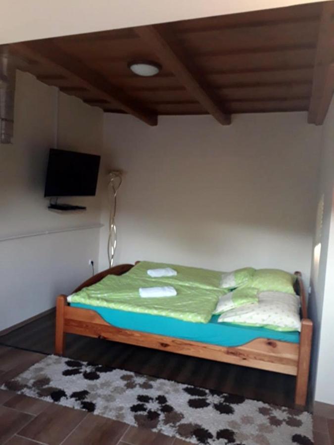 Hegyalja Vendeghaz Apartment Tolcsva Ngoại thất bức ảnh